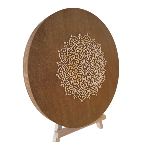 Mandala na drewnianym krążku